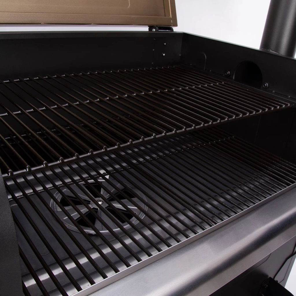 573 sq. in. Grill & Smoker M217