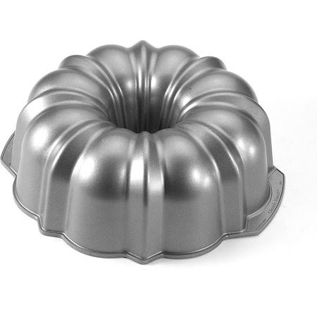 12-Cup Non-Stick Cast Aluminum Bundt Pan L955