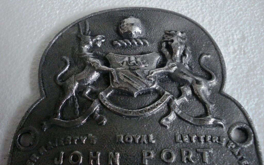 Antique Style Cast Wall Plaque Plate Pack of 2 O184