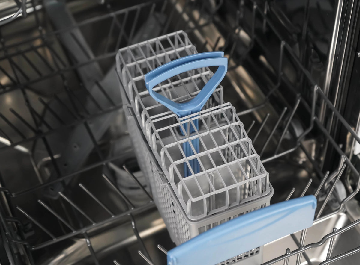 18 Wide Built-in Dishwasher in White R548