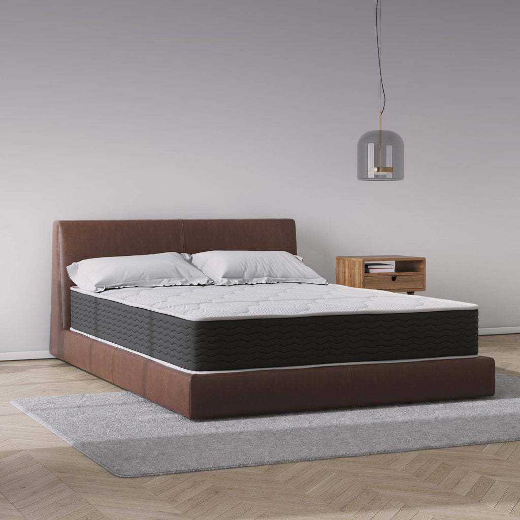 Queen Encased Coil and Memory Foam Hybrid Mattress T9532