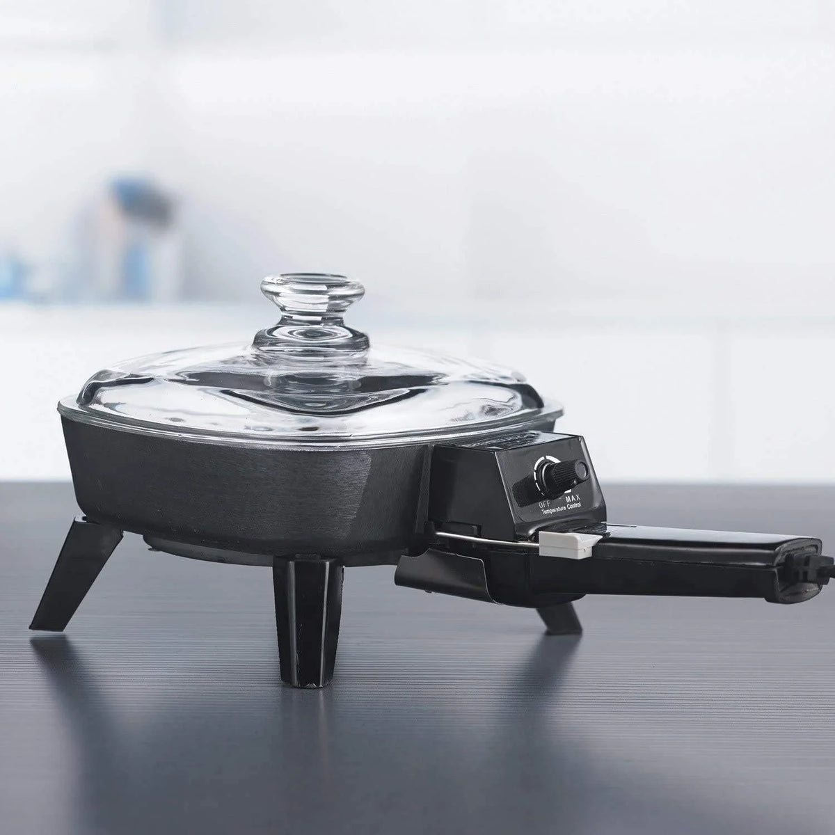6" Non-Stick Electric Skillet with Glass Lid, Black Y32404