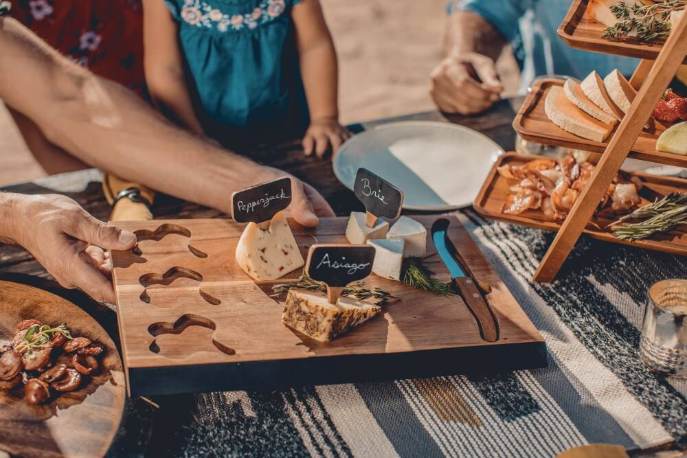 Acacia Cheese Board and Tools Set X4905